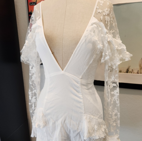 FL&L White Ruffled Dress - Picture 5 of 7